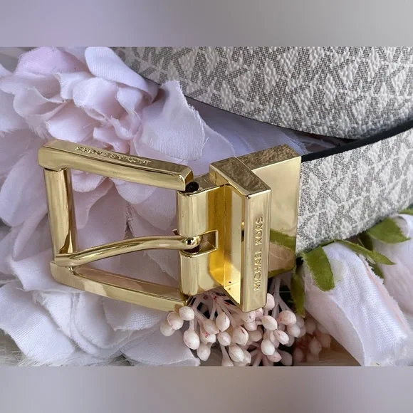 Michael Kors Women's Vanilla Faux Leather Belt - Picture 11 of 16